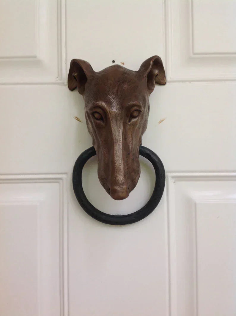 Sighthound Doorknocke